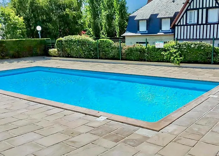 Calme Centre Piscine Chauffee & Tennis ! Deauville