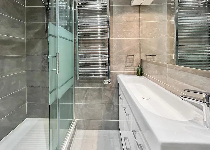 Calme Centre Piscine Chauffee & Tennis ! *