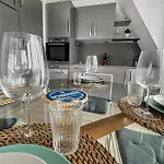 Calme Centre Piscine Chauffee & Tennis ! Apartment