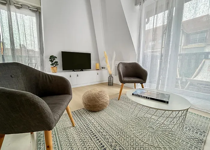 Calme Centre Piscine Chauffee & Tennis ! * דוביל