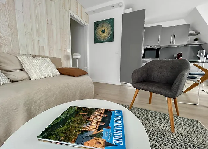 Calme Centre Piscine Chauffee & Tennis ! דוביל