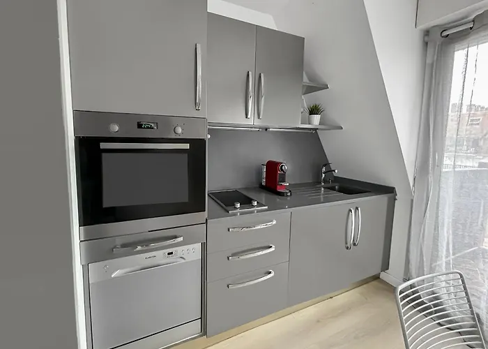 Calme Centre Piscine Chauffee & Tennis !