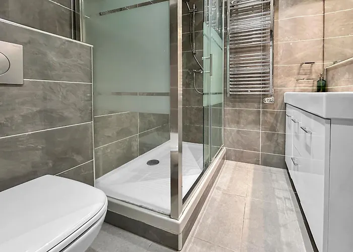 Calme Centre Piscine Chauffee & Tennis ! דירה